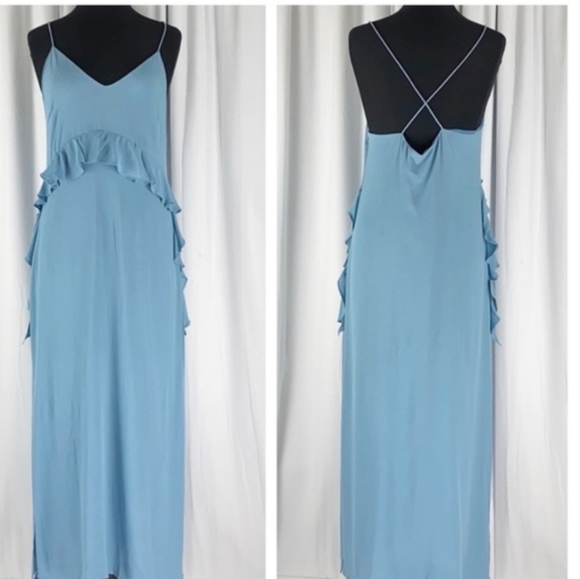 🔥Elliatt Maxi Ruffle Dress Blue. Medium - Picture 4 of 6